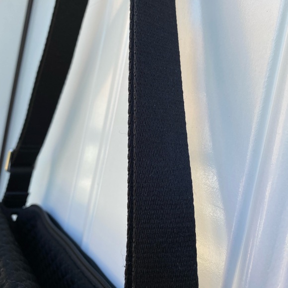 Vera Bradley turnabout crossbody in Vines Floral - Picture 13 of 16